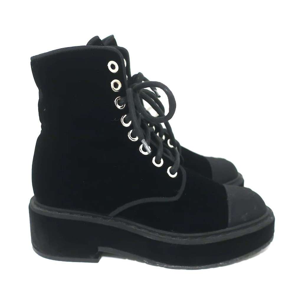 Chanel 17B CC Cap Toe Combat Boots Black Velvet Size 37.5 Lace-Up Ankle Boots - Picture 3 of 12